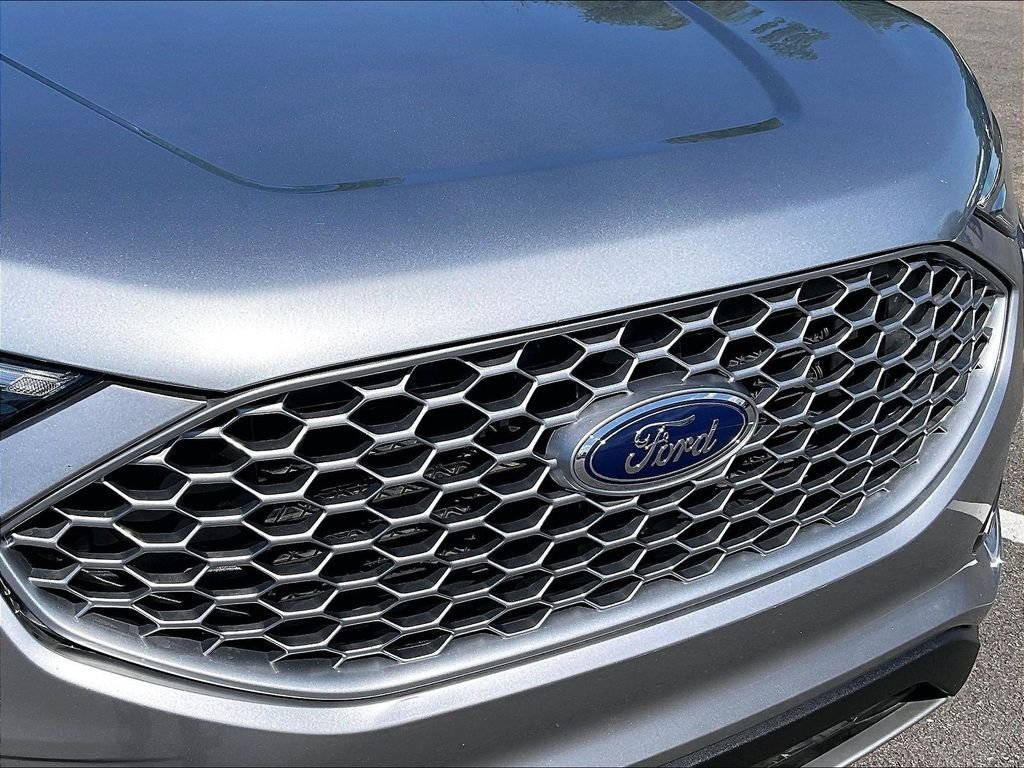 Used 2024 Silver Ford SEL image 30