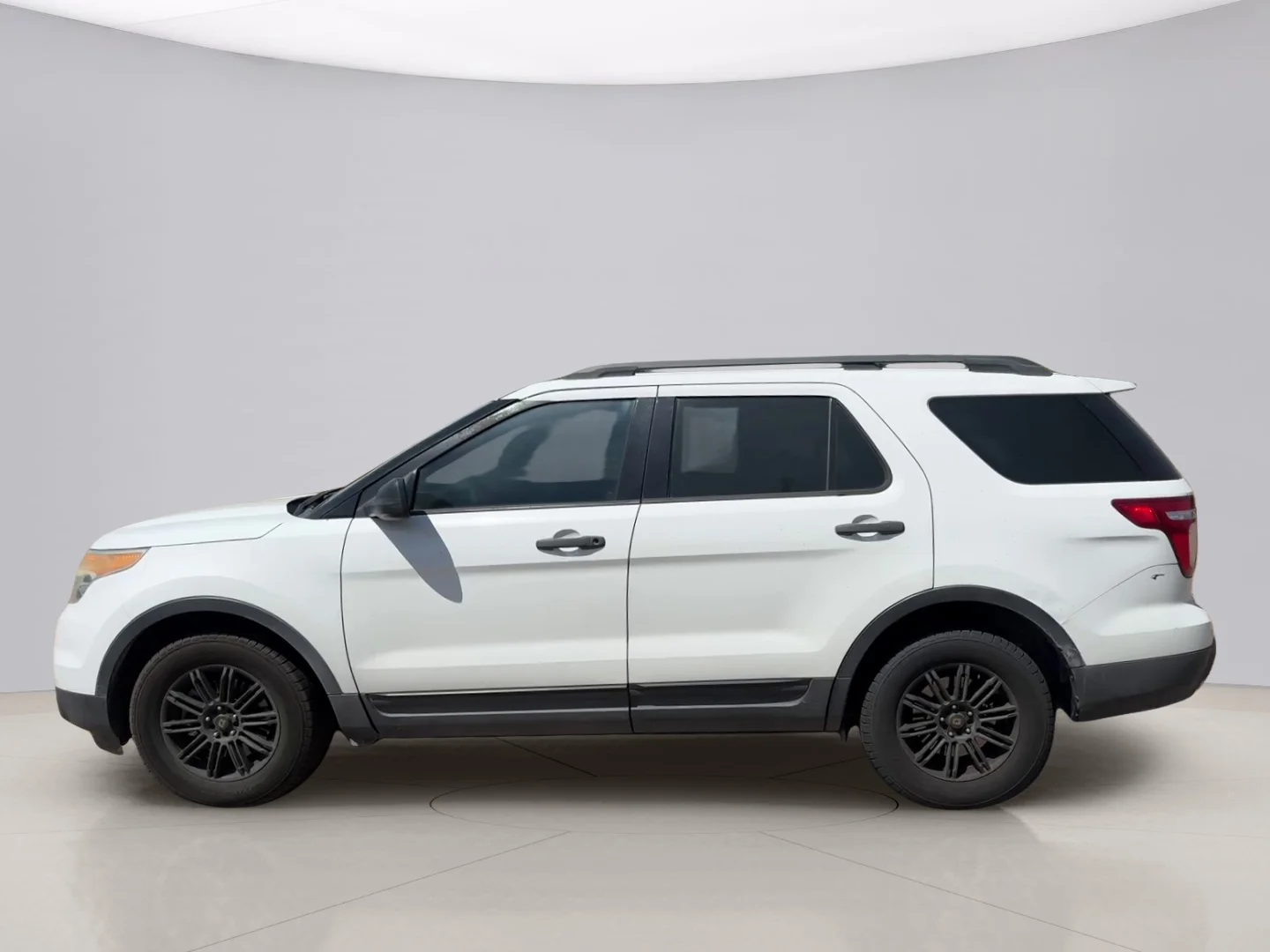 Used 2014 White Ford BASE FWD image 2