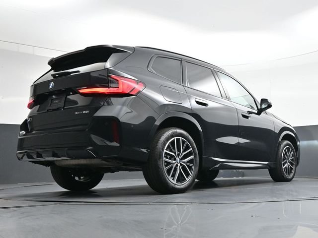 Used 2026 Black BMW xDrive28i image 29