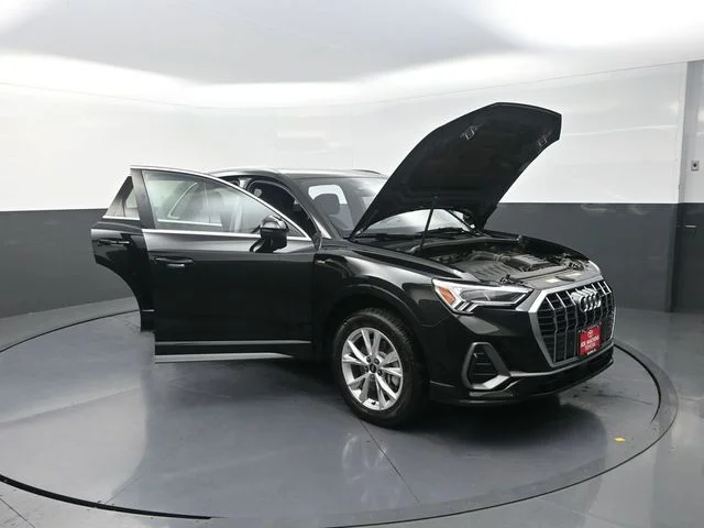 Used 2025  Audi Premium image 39