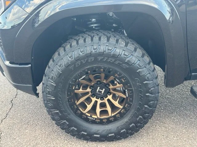 New 2026 Onyx Black GMC Elevation image 10