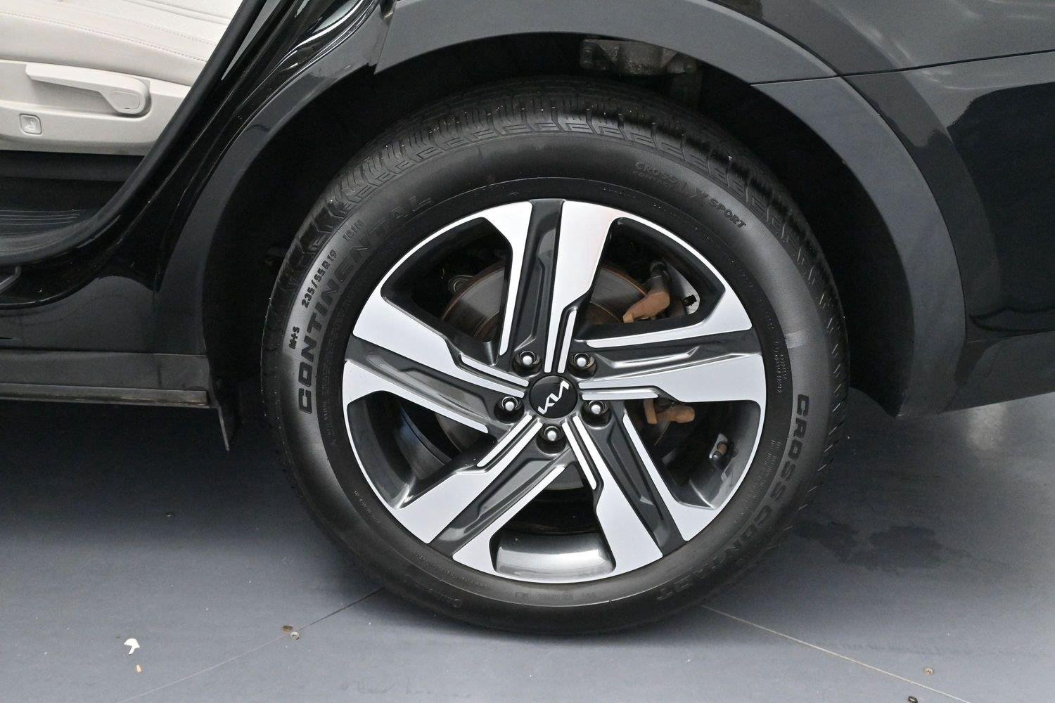 Used 2023 Black Kia SX Prestige image 42