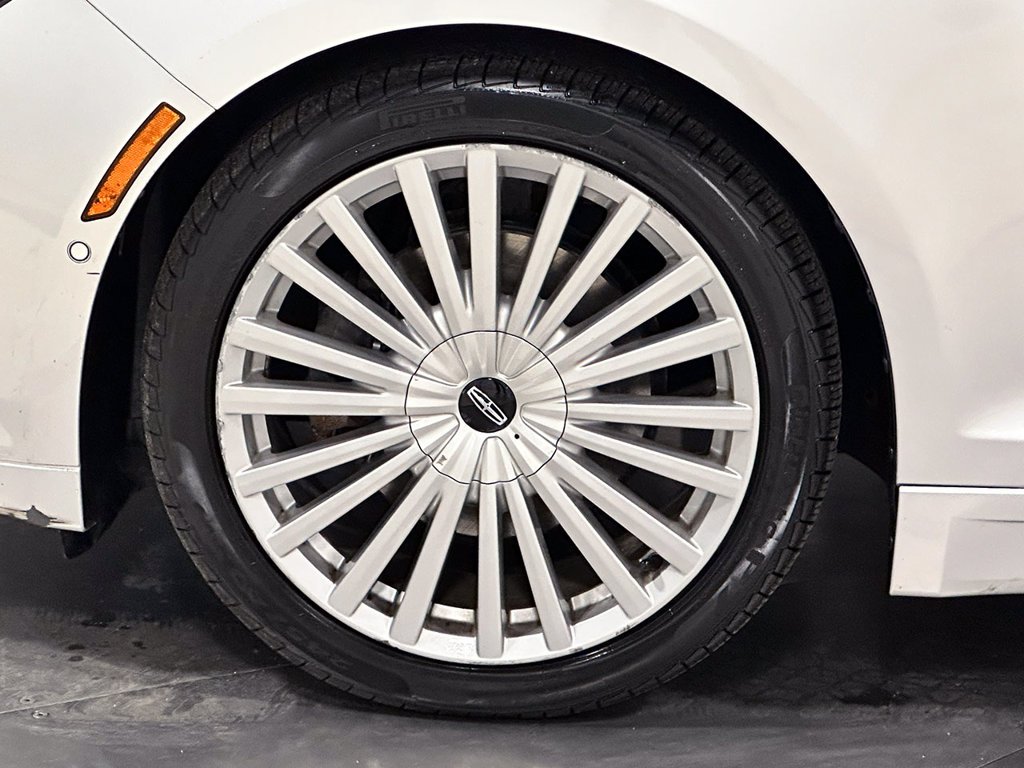 Used 2017 Silver Lincoln Reserve image 35