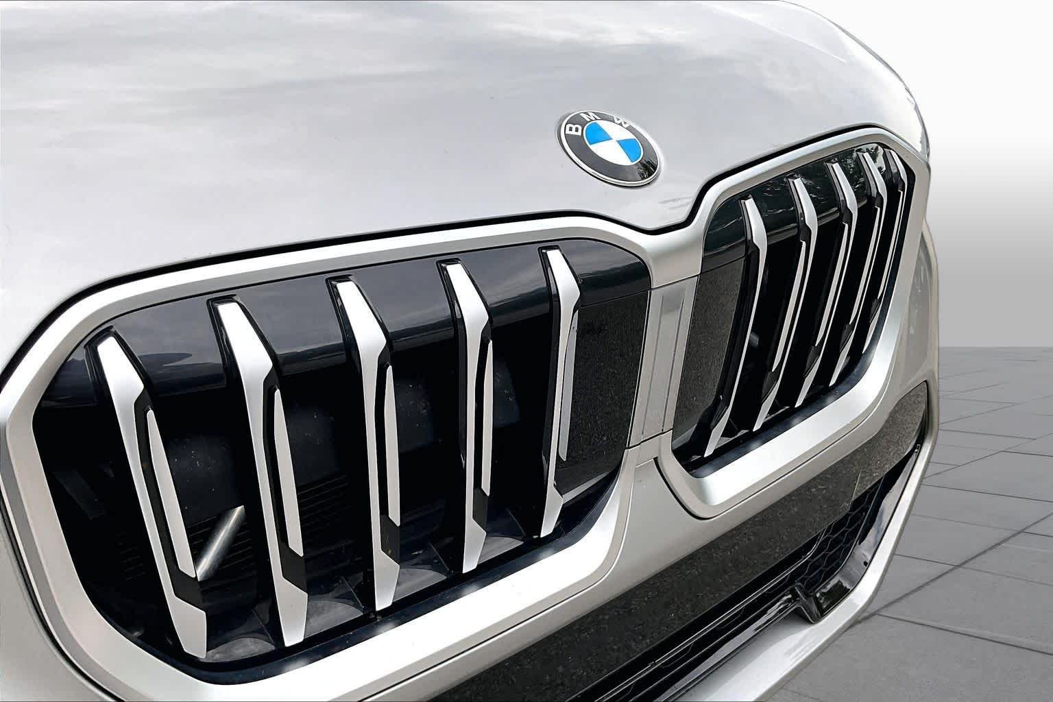Certified Used 2025 Space Silver Metallic BMW xDrive28i image 32