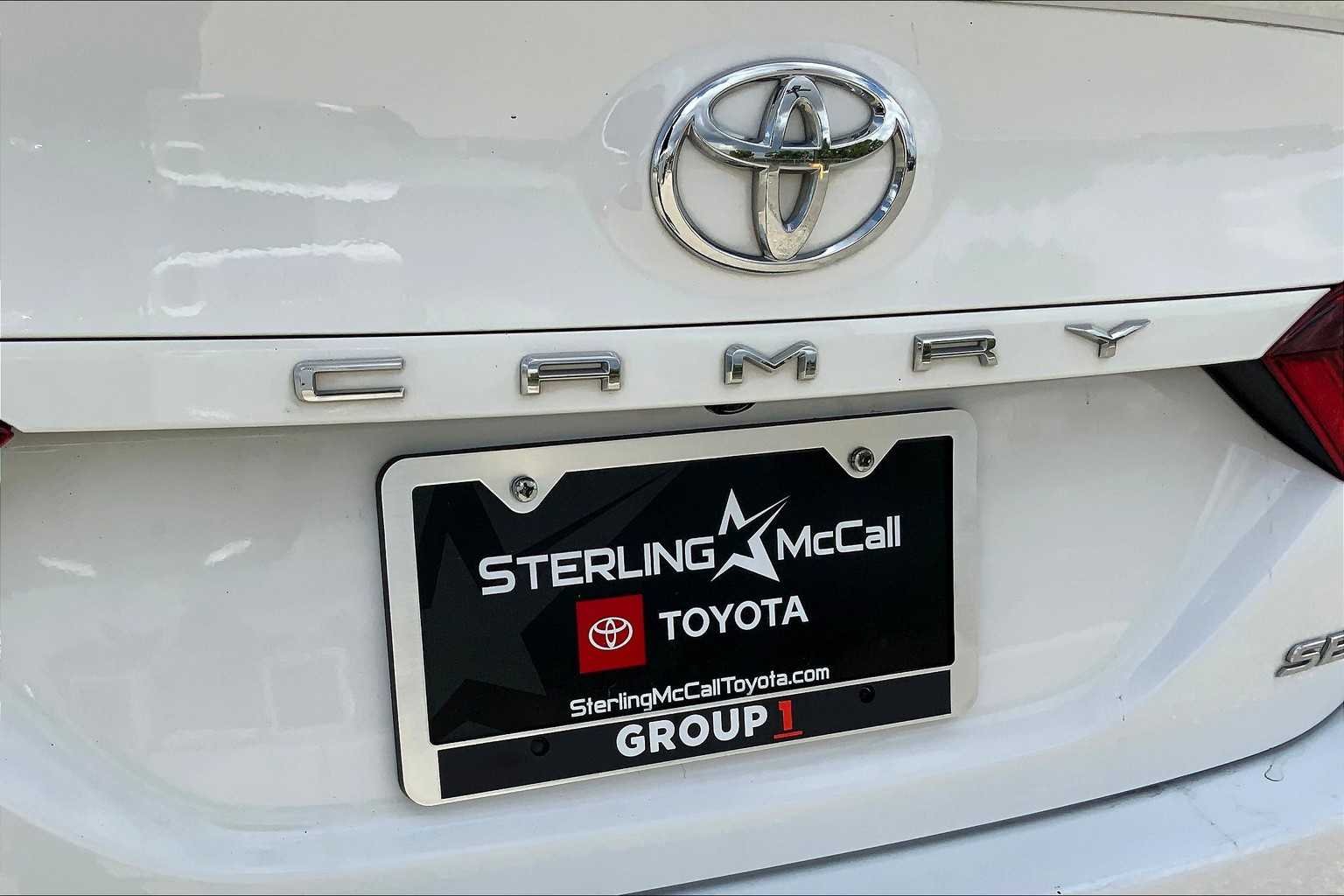 Used 2024 Ice Cap Toyota SE image 10