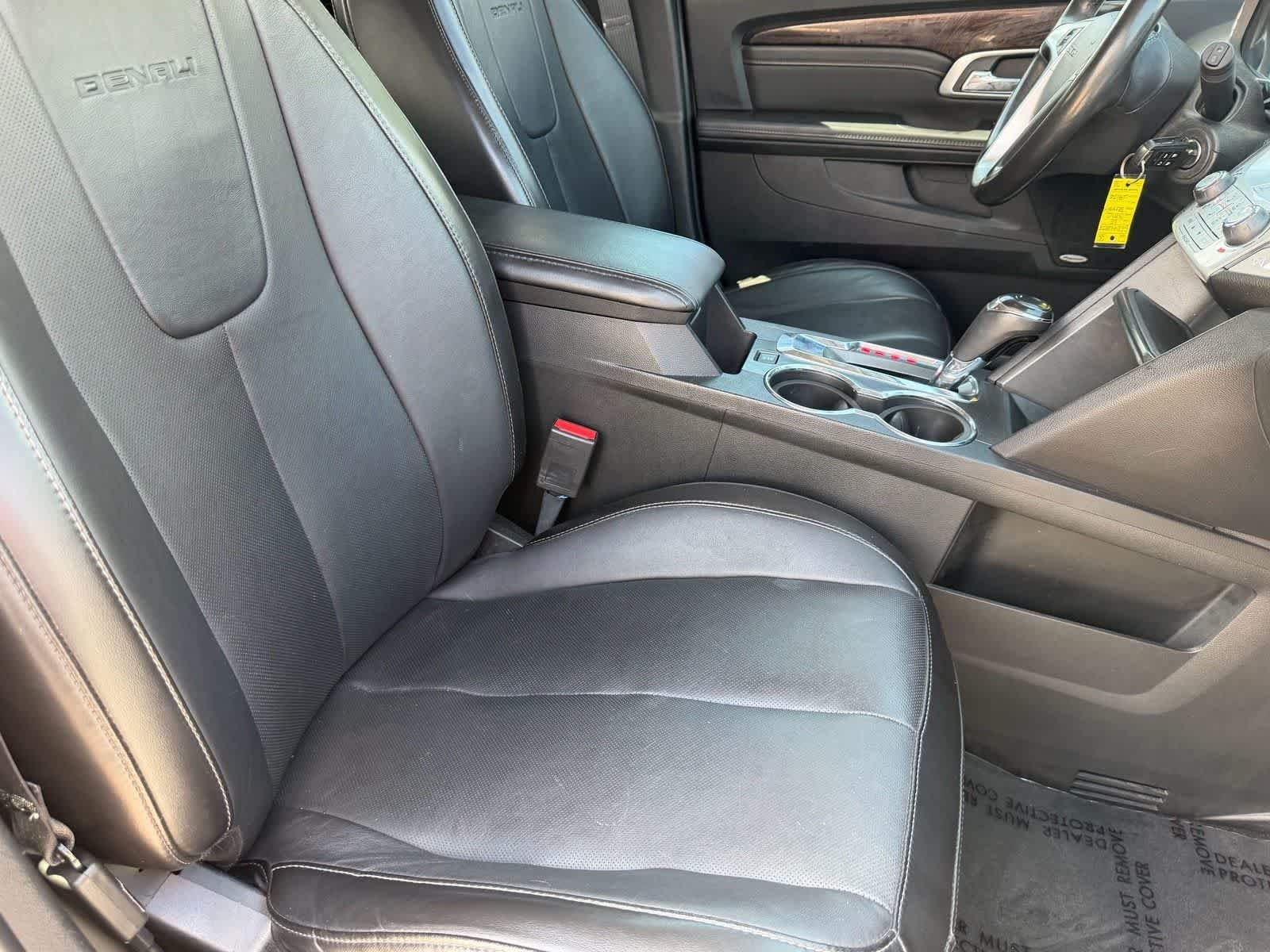 Used 2016 White Frost Tricoat GMC Denali image 12