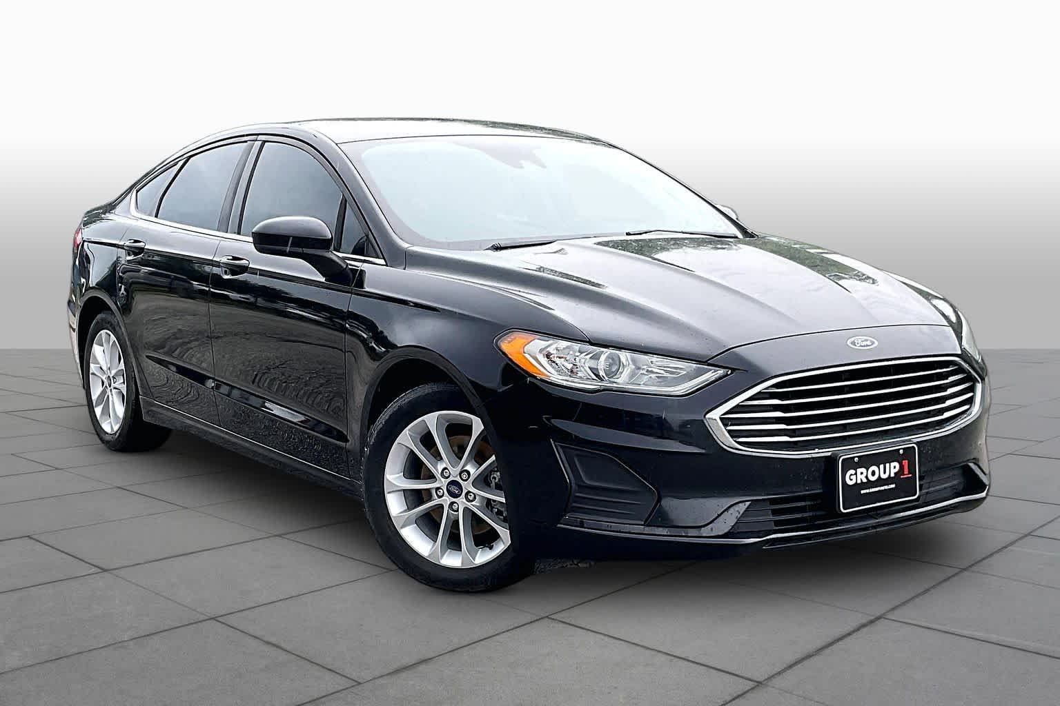 Used 2019 Agate Black Ford SE image 3