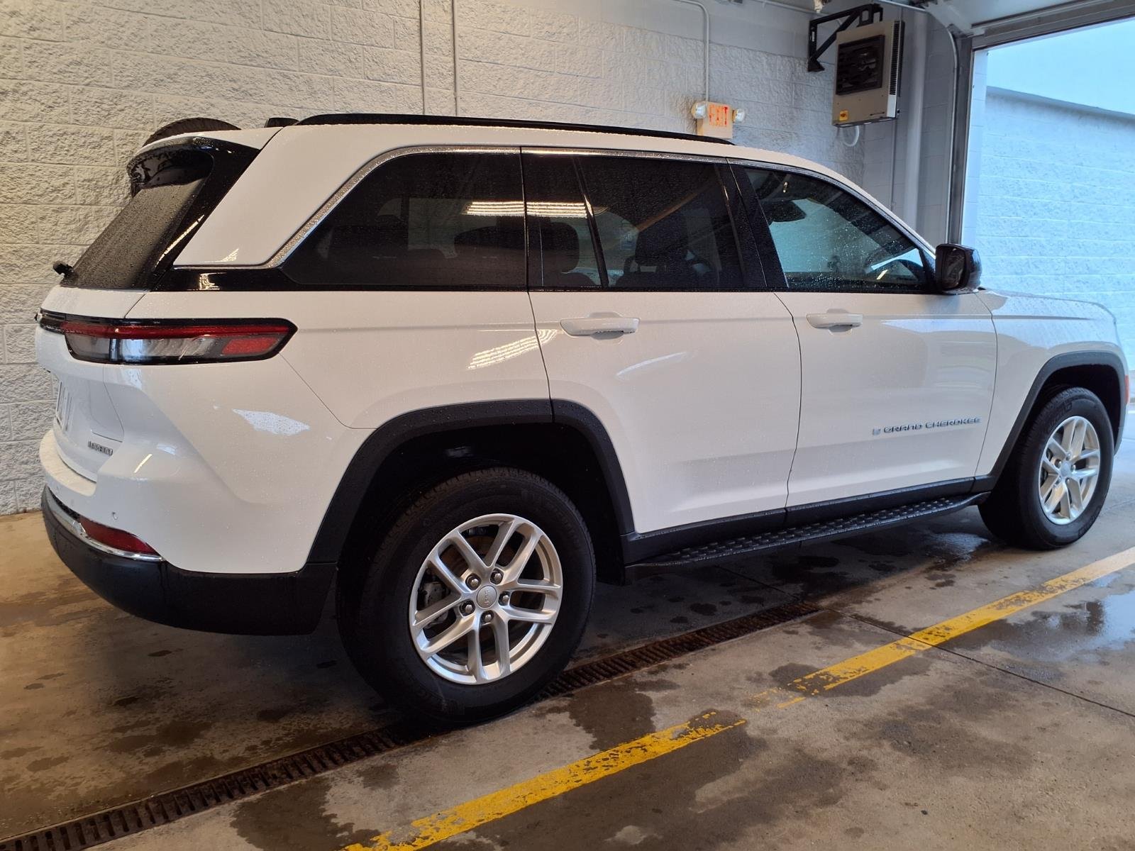 Certified Used 2025 Bright White Clear Coat Jeep Laredo X image 3