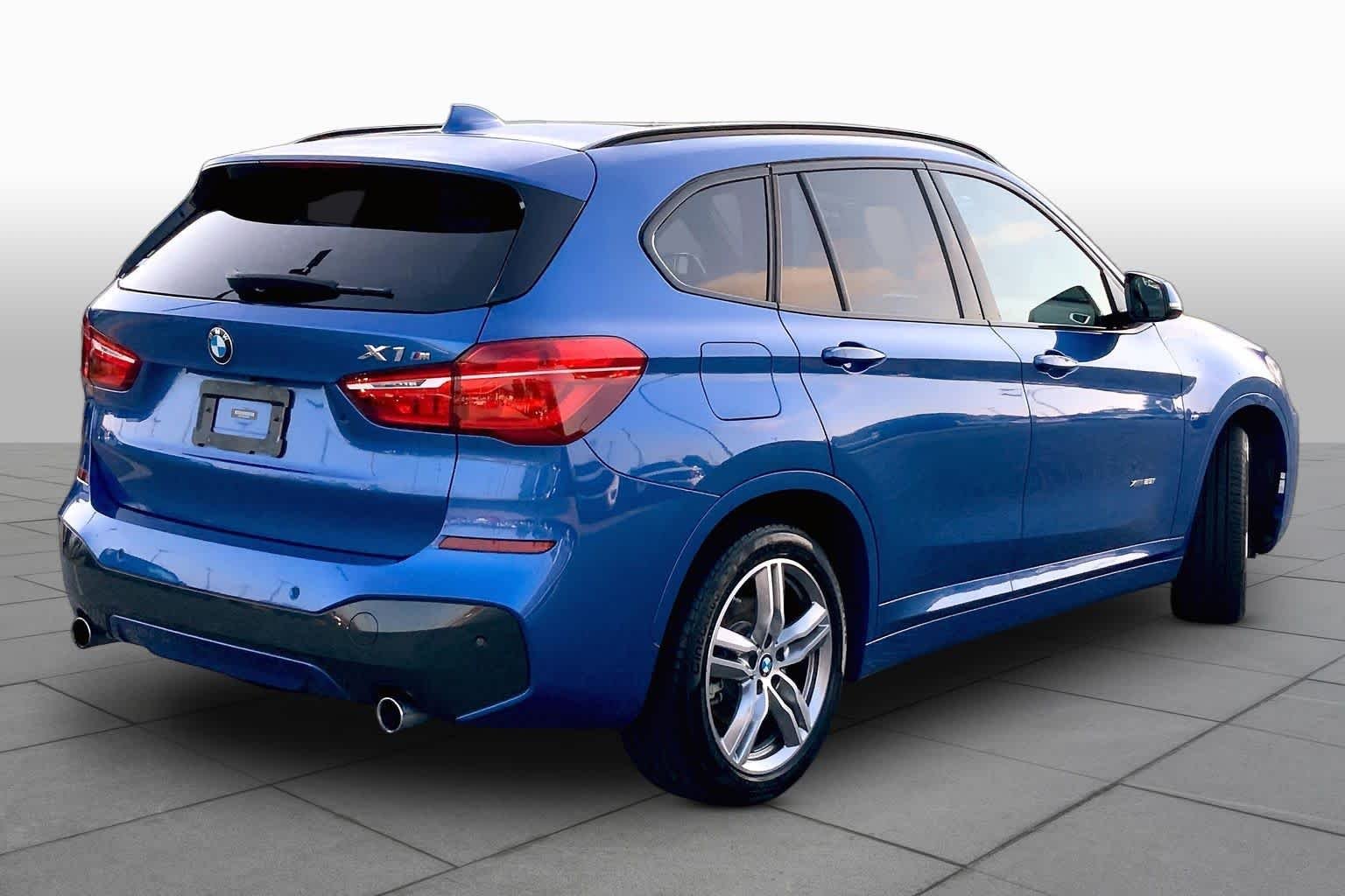 Used 2018 Estoril Blue Metallic BMW xDrive28i image 12