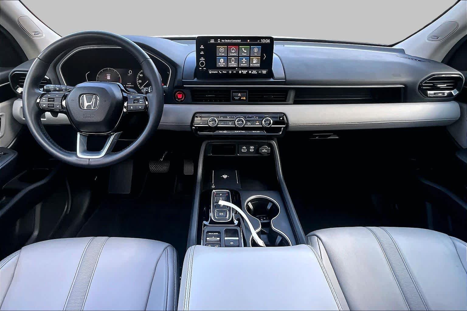 Used 2025 Platinum White Pearl Honda Touring image 16