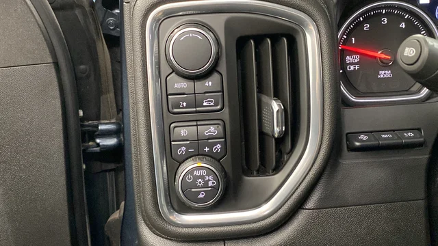 Used 2019 Shadow Gray Metallic Chevrolet LTZ image 33