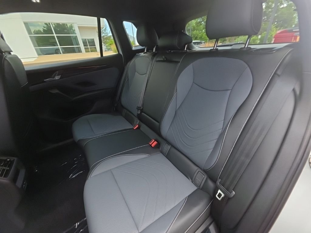 New 2026 Opal White w/Deep Black Roof Volkswagen 2.0T SE R-Line Black image 23