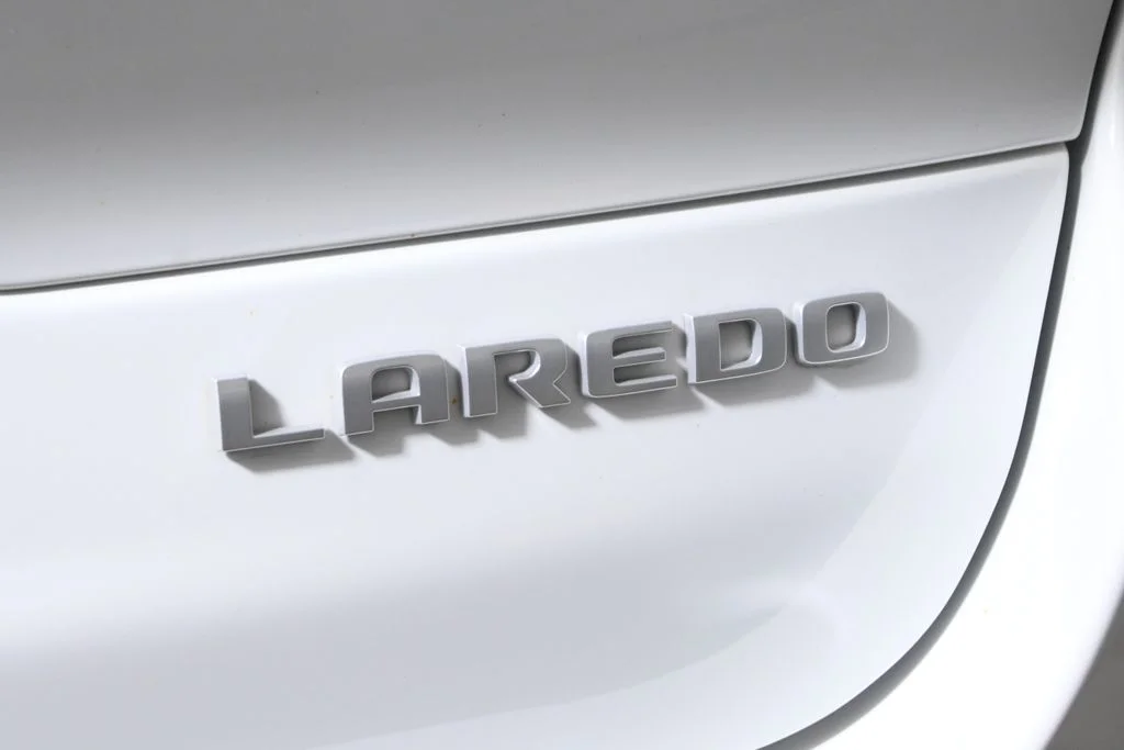 Used 2024 White Jeep Laredo image 44
