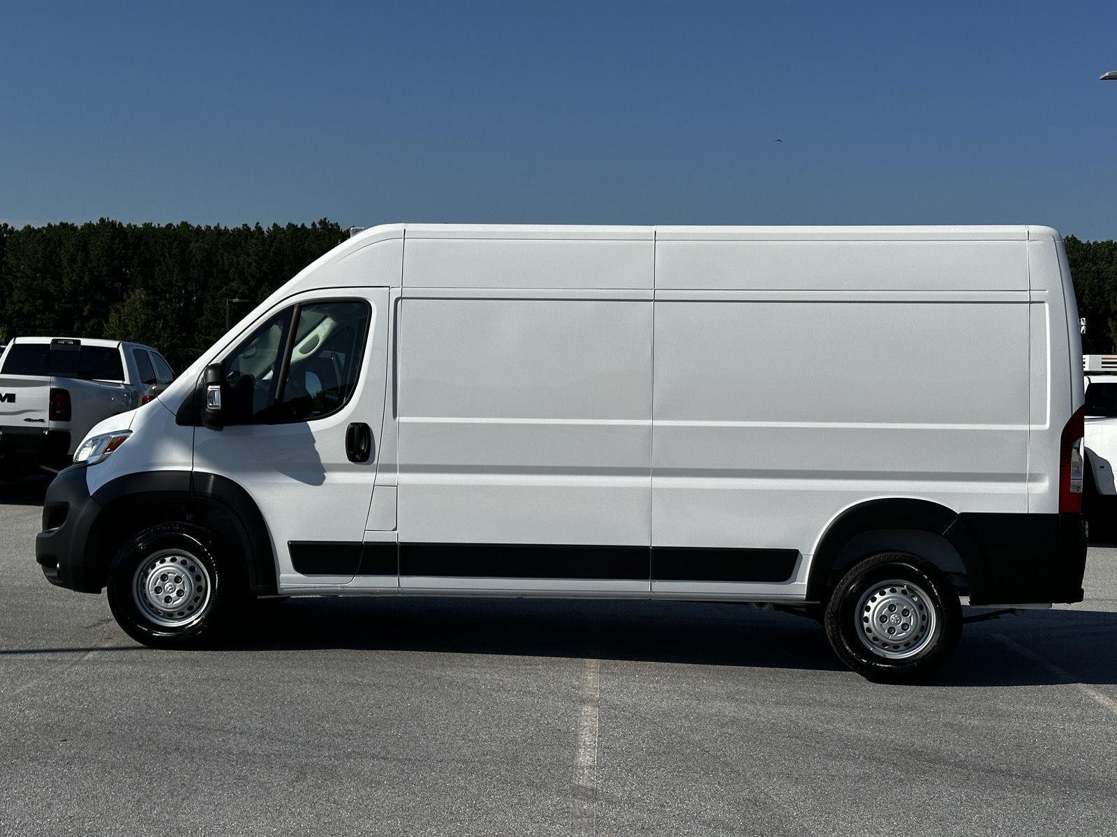 New 2026 Bright White Clear-Coat Exterior Paint RAM Tradesman image 5