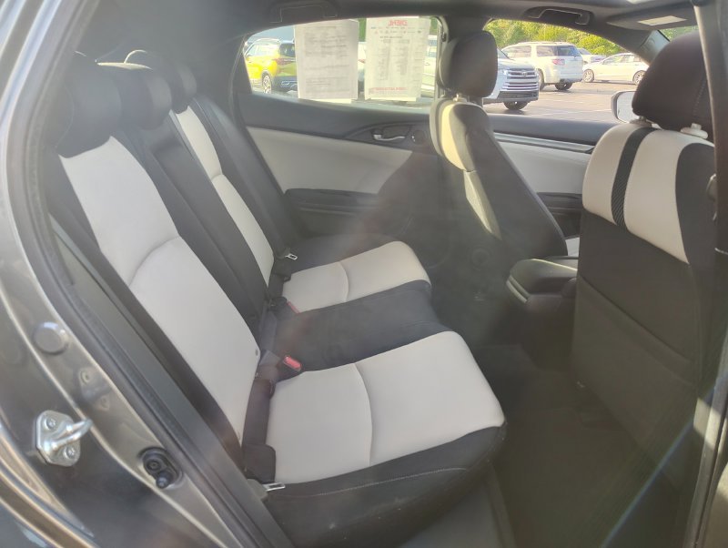 Used 2018  Honda EX image 19