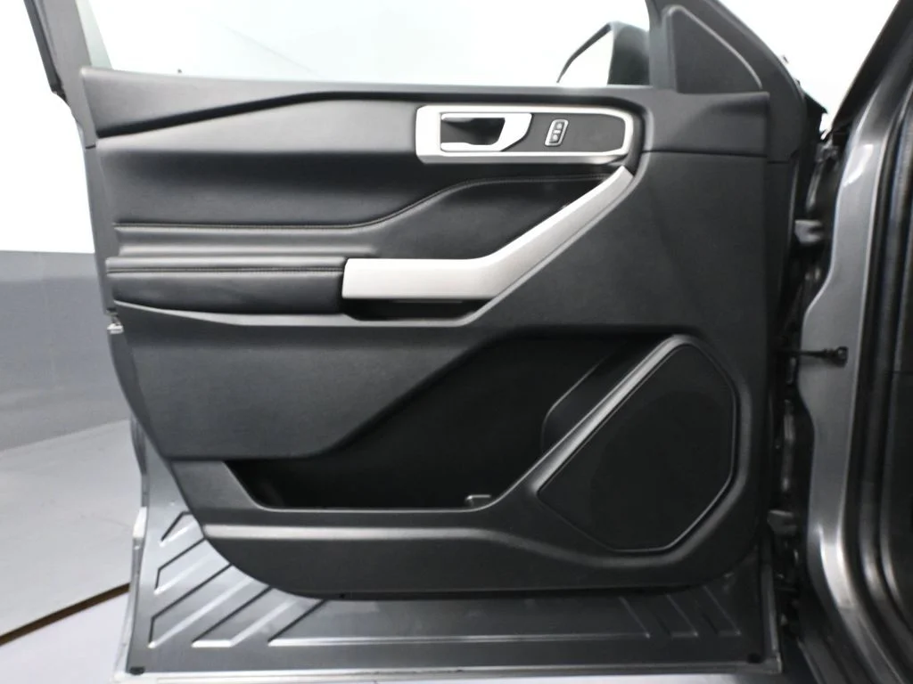 2023 Ford Explorer XLT - Photo 18