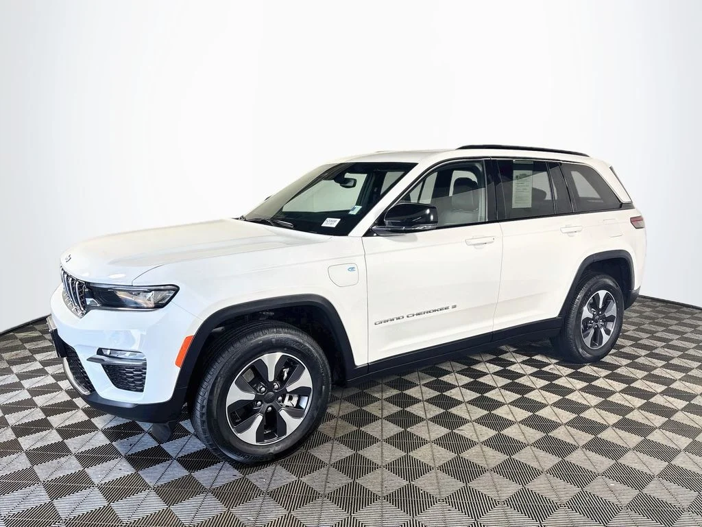 Used 2024 White Jeep 4xe image 2