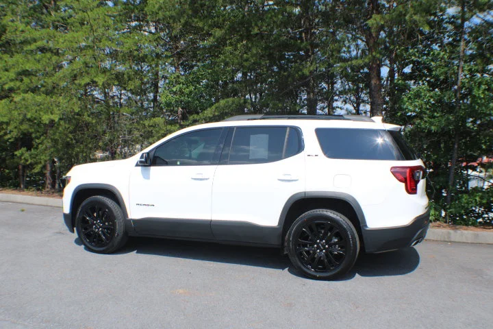 Certified Used 2023 Summit White GMC SLE image 3