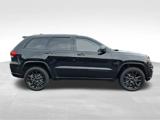 Used 2020 Black Jeep Altitude image 14