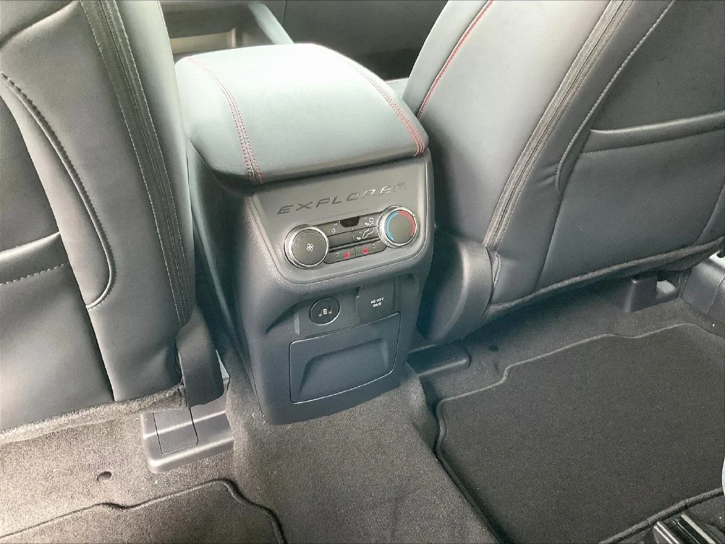 New 2027 Vapor Blue Metallic Ford ST-Line image 18