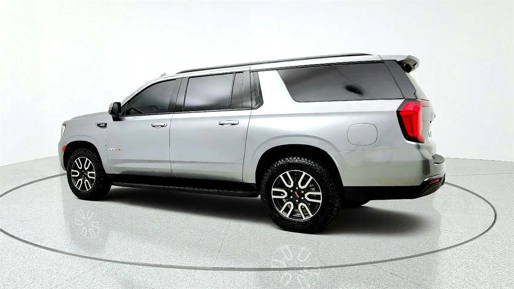 Used 2024 Sterling Metallic GMC 4WD 4dr AT4 image 7