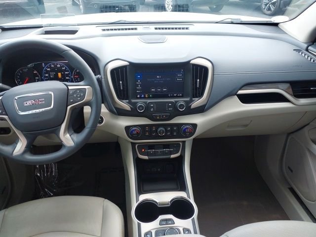 Used 2024 White GMC Denali image 7