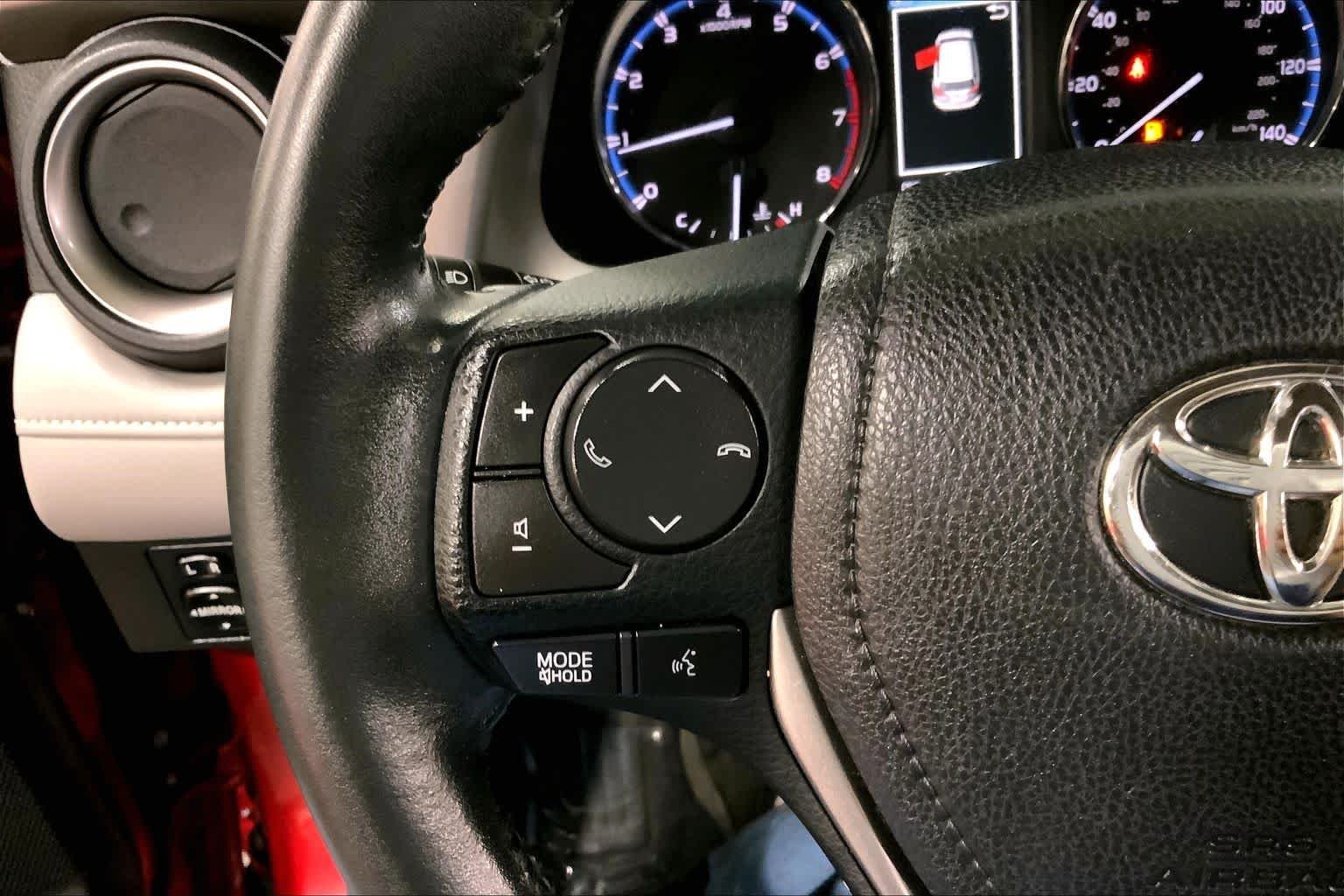 Used 2016 Barcelona Red Metallic Toyota XLE image 24