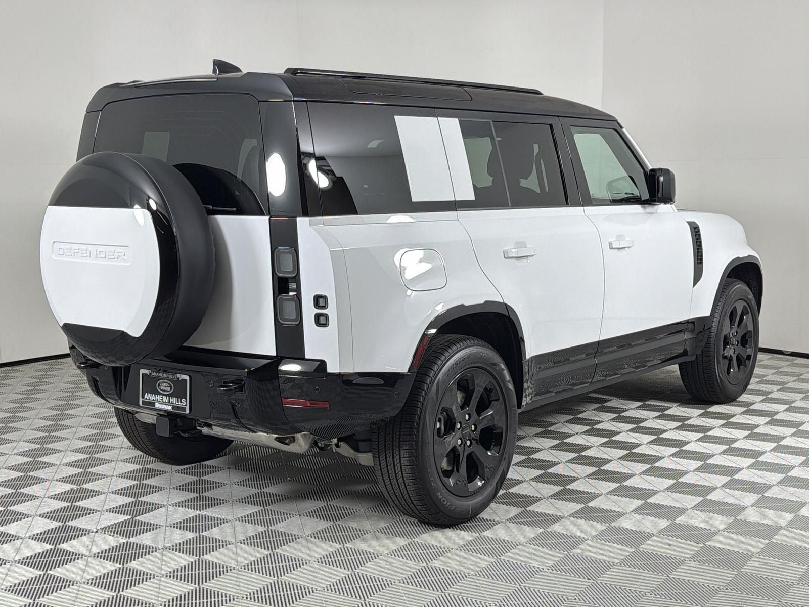 2026 Land Rover Defender X-Dynamic SE - Photo 5