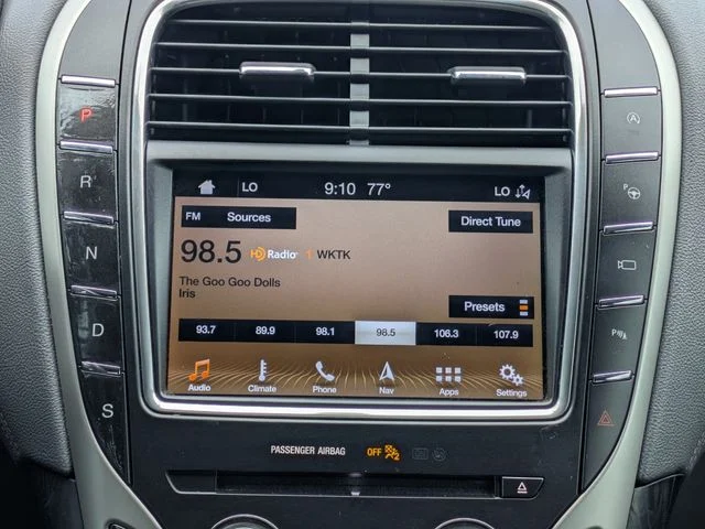 Used 2019 Gray Lincoln Reserve image 17