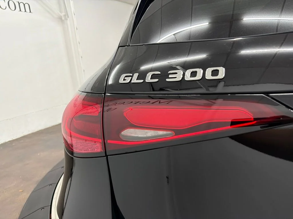 New 2026 Black Mercedes-Benz GLC 300 image 11