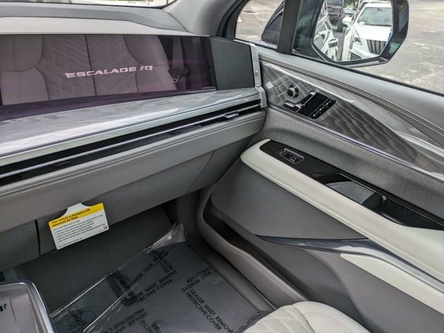 2025 Cadillac Escalade IQ Luxury 1 - Photo 17