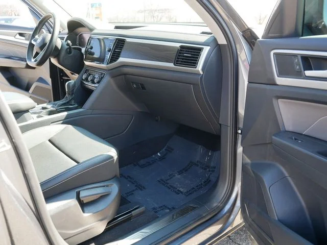 Used 2023 Platinum Gray Metallic Volkswagen 3.6L V6 SE w/Technology image 21
