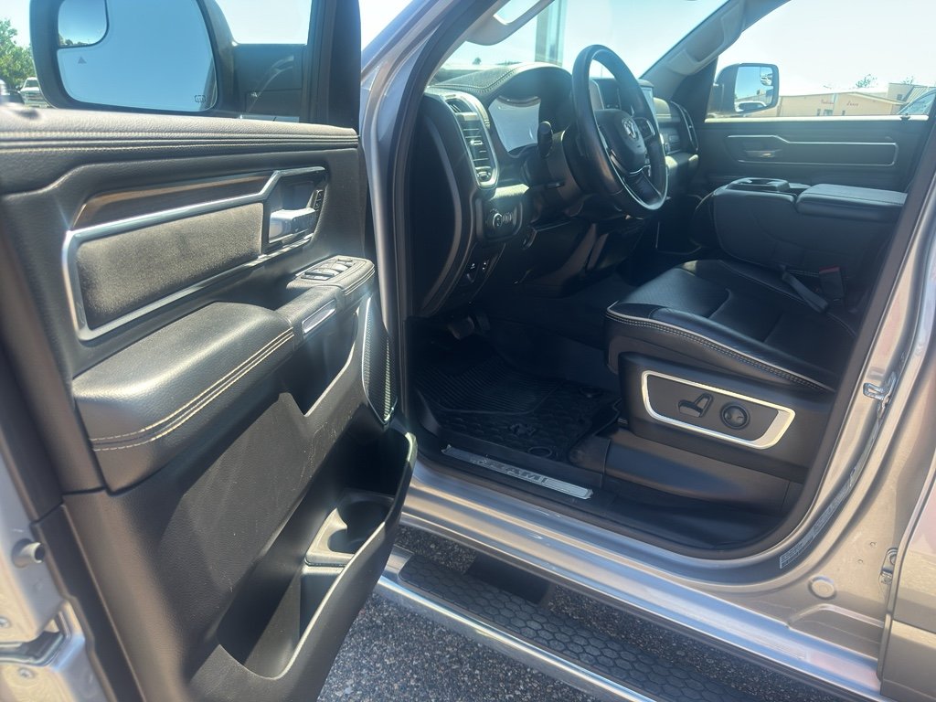 Used 2022 Billet Silver Metallic Clearcoat Ram Laramie image 10