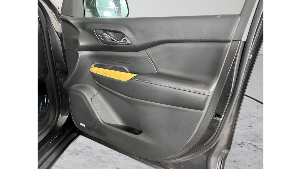 Used 2017 Iridium Metallic GMC Denali image 15
