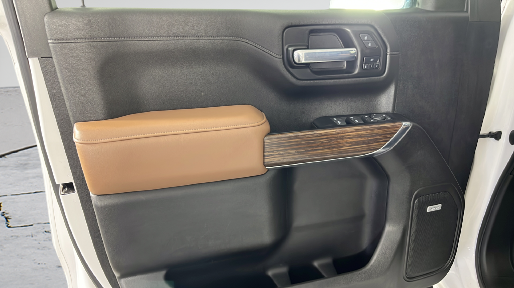 Used 2022 Beige Chevrolet High Country image 13