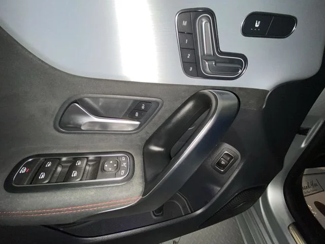 Used 2023  Mercedes-Benz CLA 250 image 13