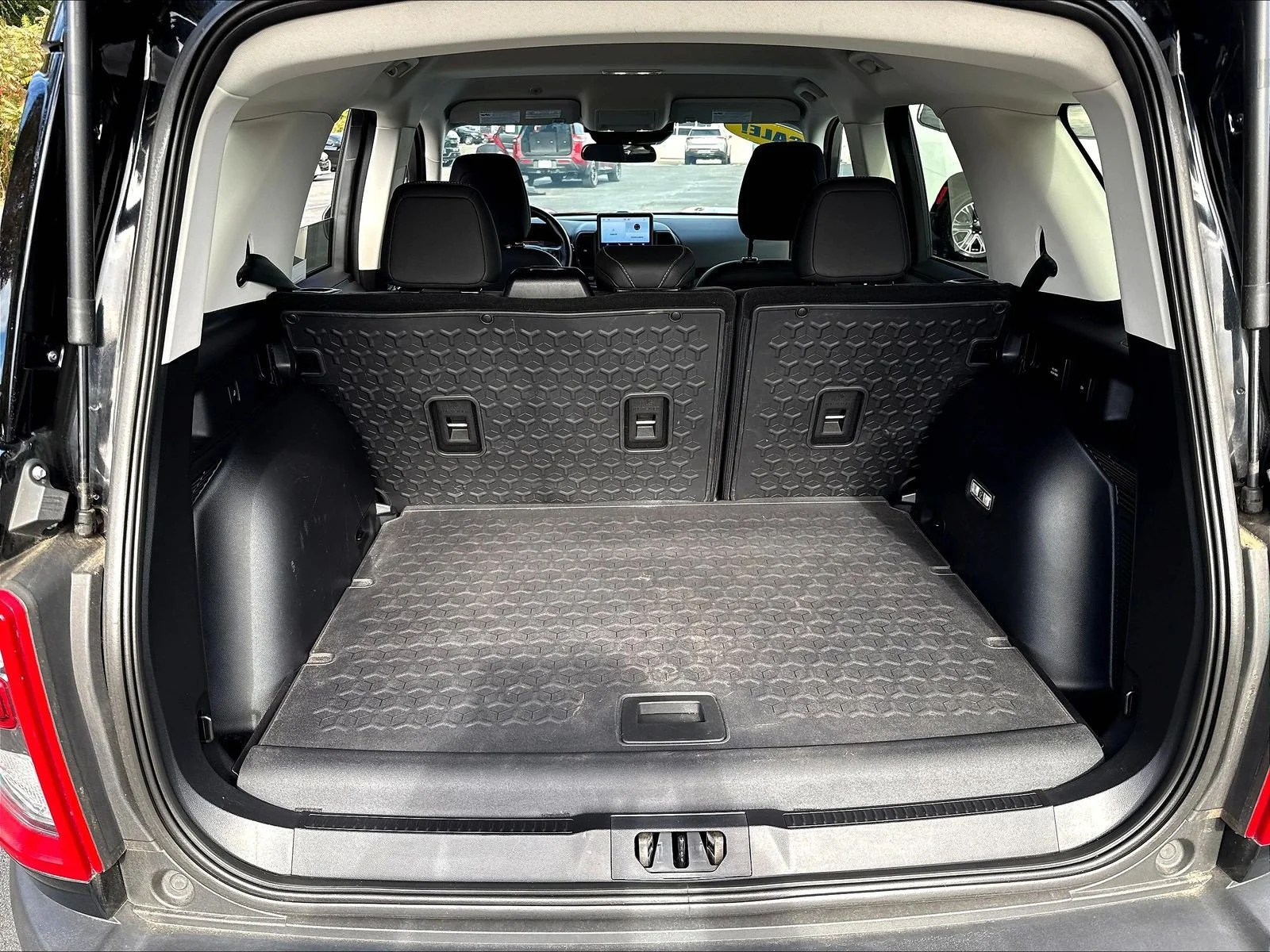 Used 2022 Shadow Black Ford Badlands image 7