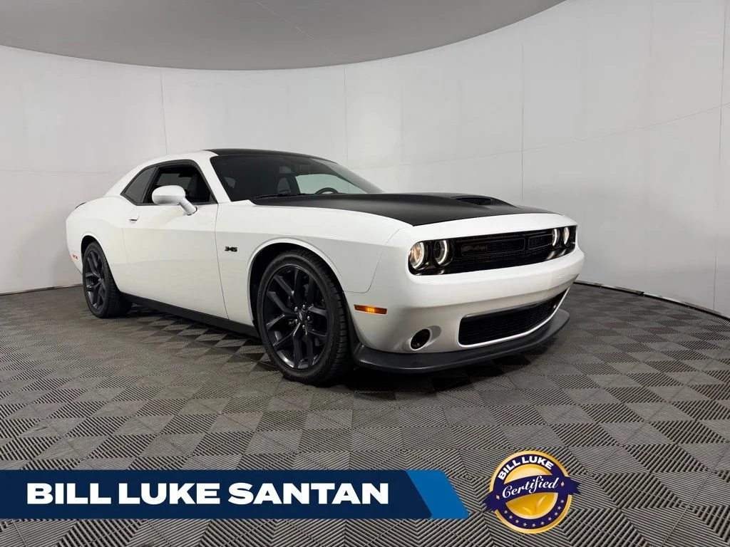 2023 Dodge Challenger R/T's photo