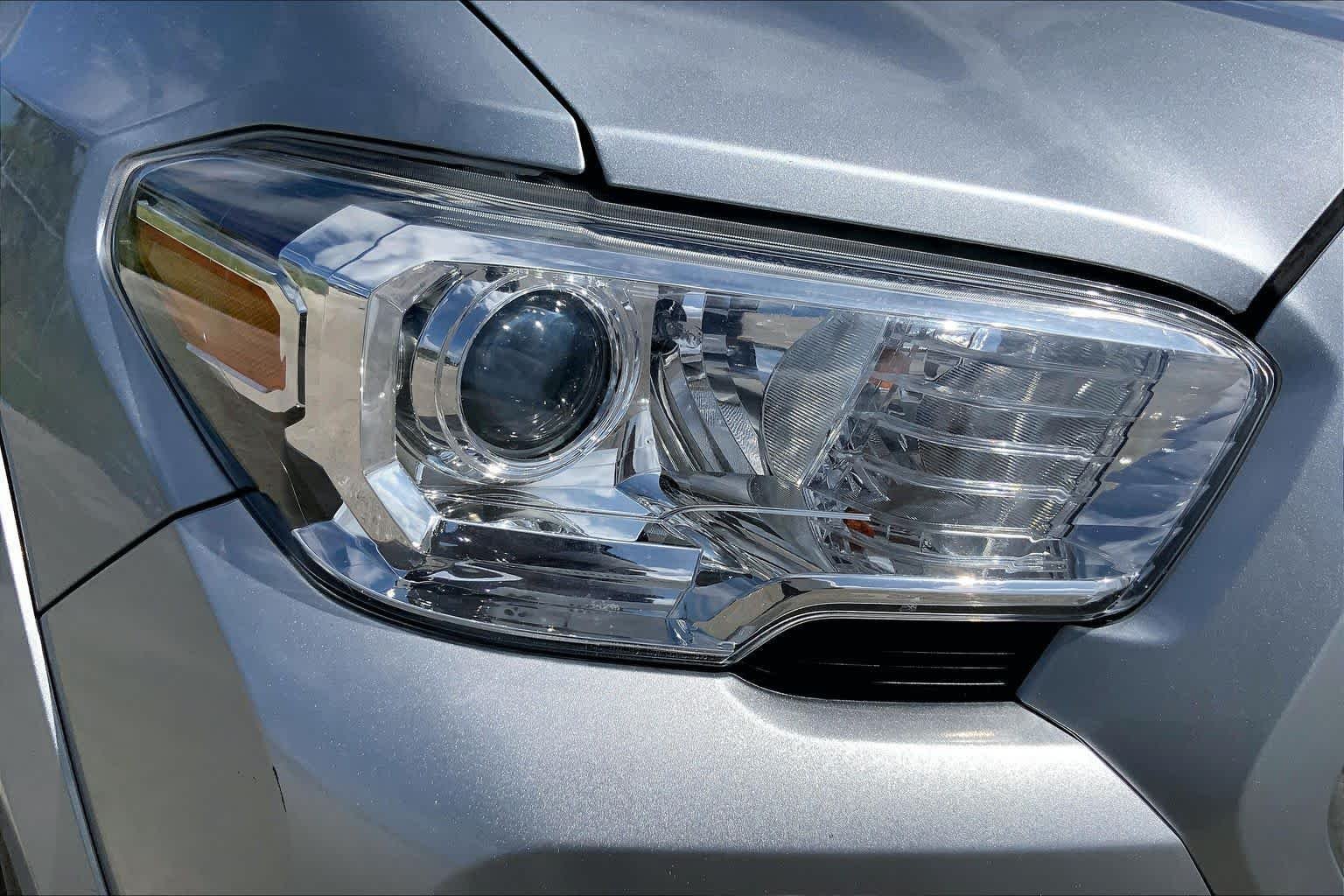 Used 2022 Celestial Silver Metallic Toyota SR5 image 27