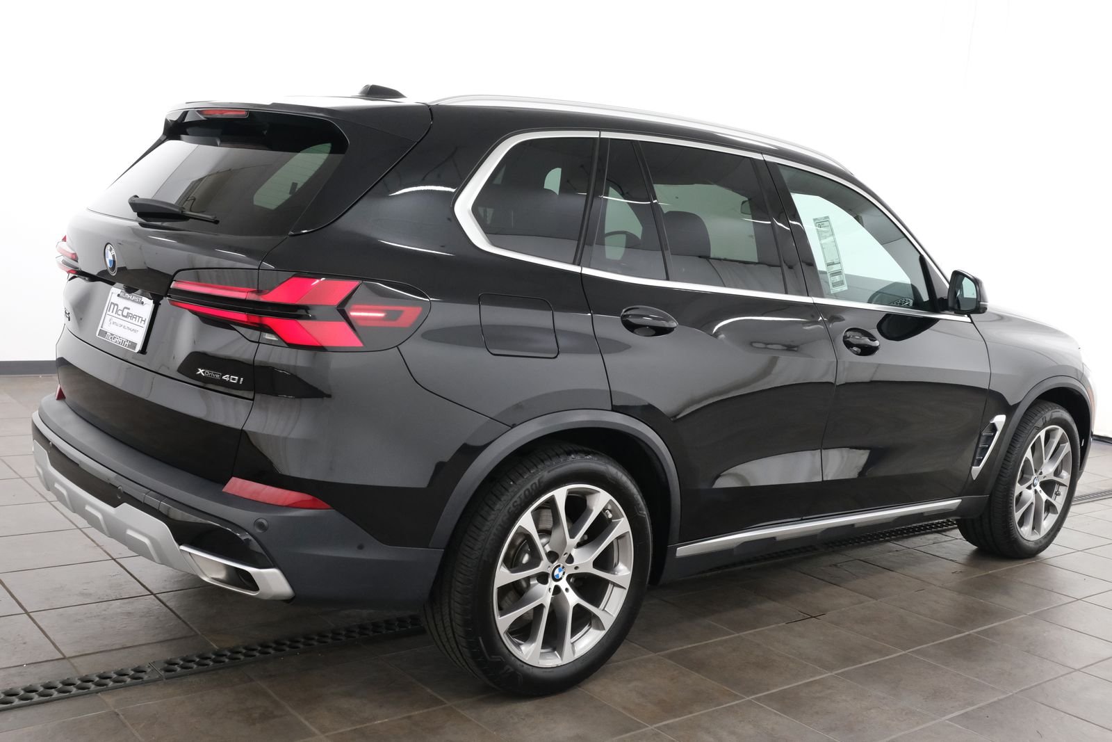 Certified Used 2024 Black Sapphire Metallic BMW xDrive40i image 5