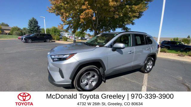 Certified Used 2025 SILVER SKY METALLIC Toyota  image 4