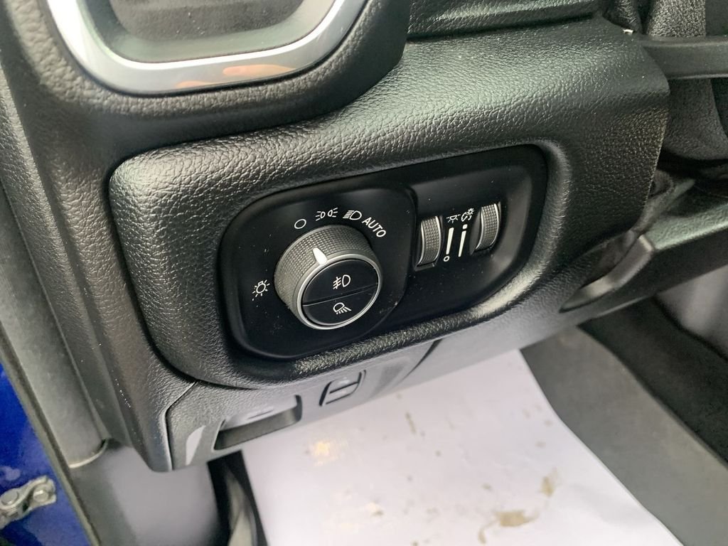 Used 2019 Blue Ram Laramie image 13