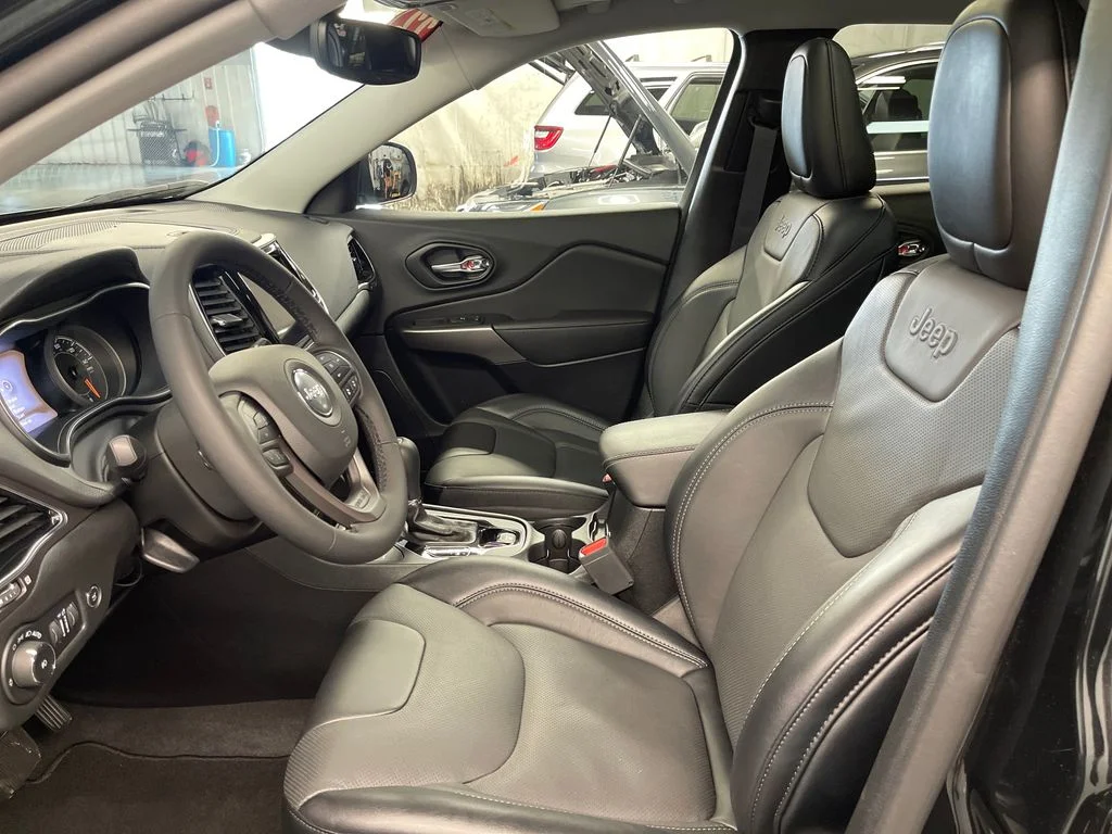 Certified Used 2022 Black Jeep Limited image 14