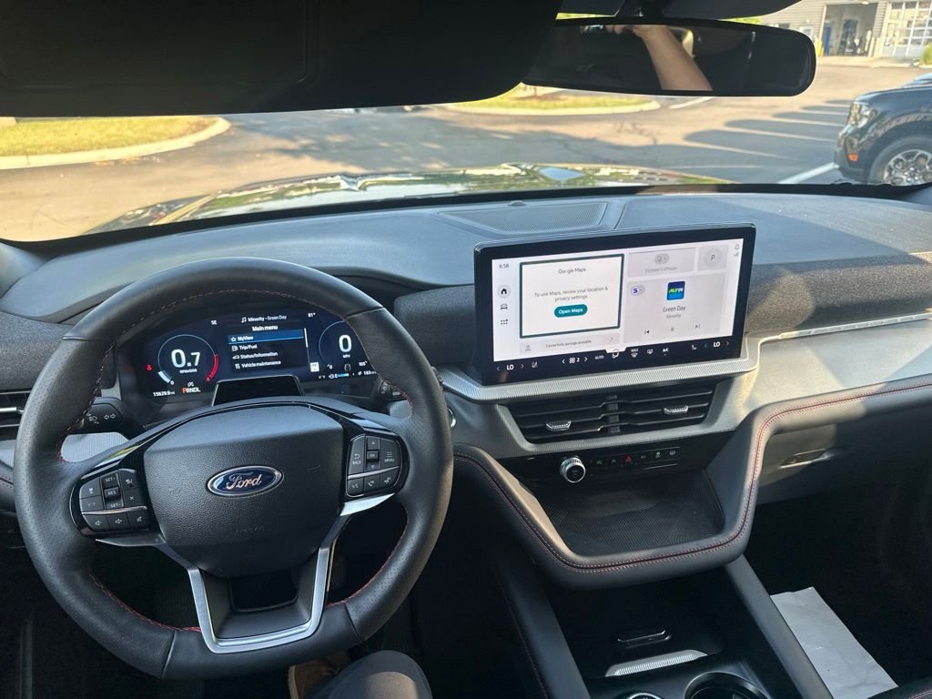 Used 2025 Black Metallic Ford ST-Line image 18