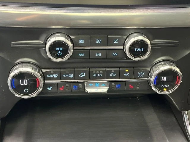Used 2021 Gray Ford LARIAT image 23