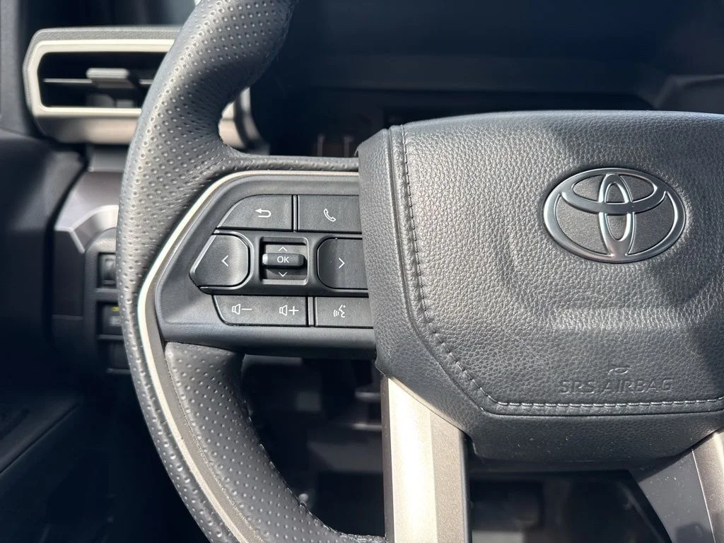 Used 2025  Toyota SR5 image 14