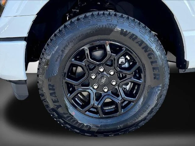 New 2026 Oxford White Ford XLT image 14