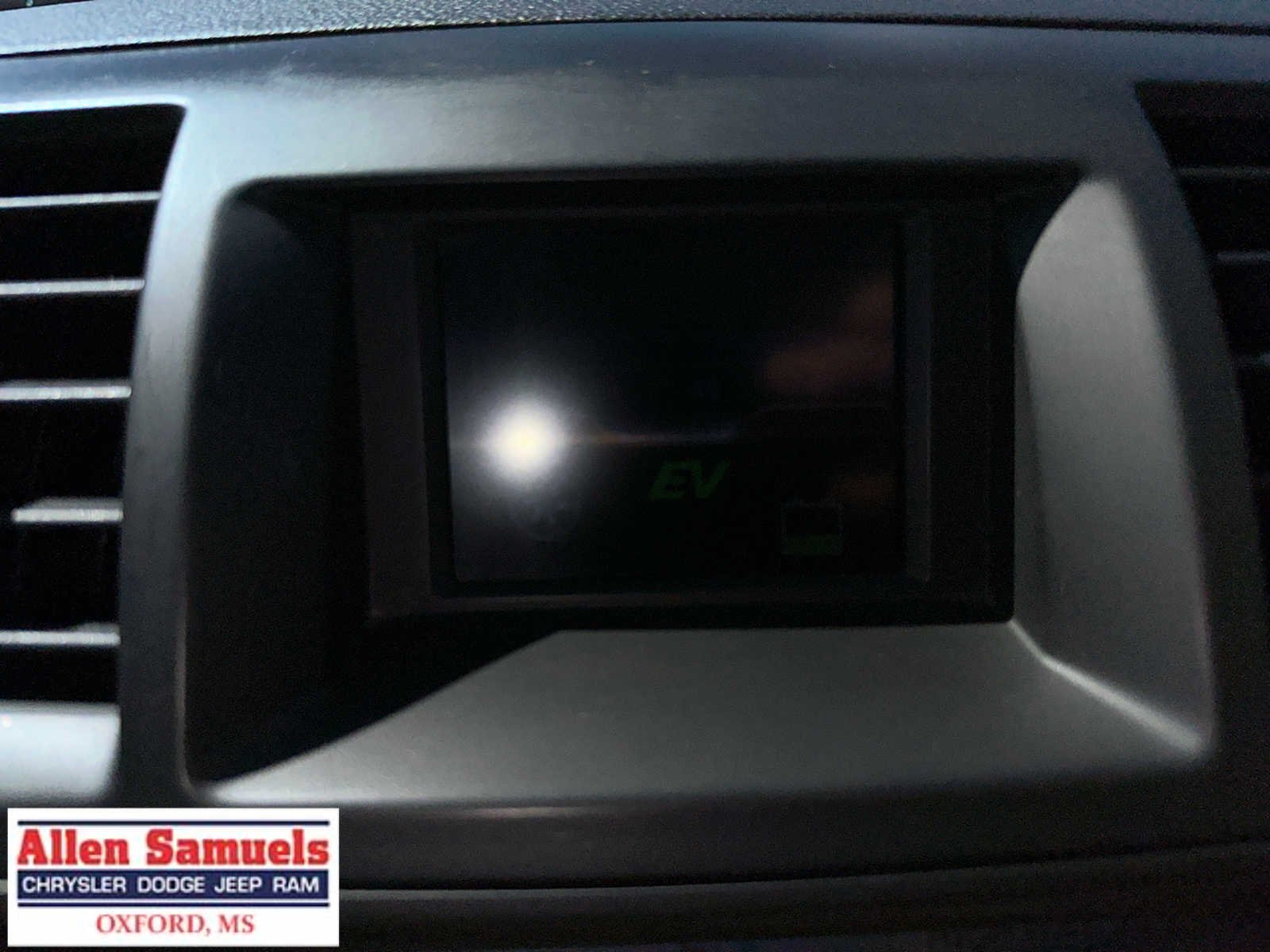 Used 2010 Blizzard Pearl Toyota Limited w/3rd Row image 28