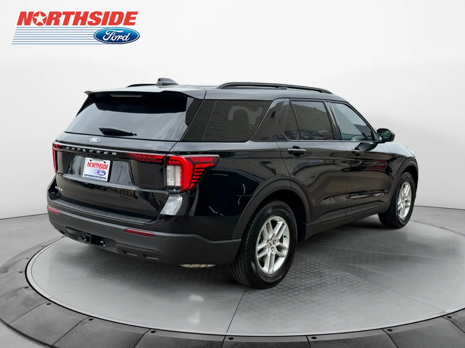 New 2027 Agate Black Metallic Ford Active image 7