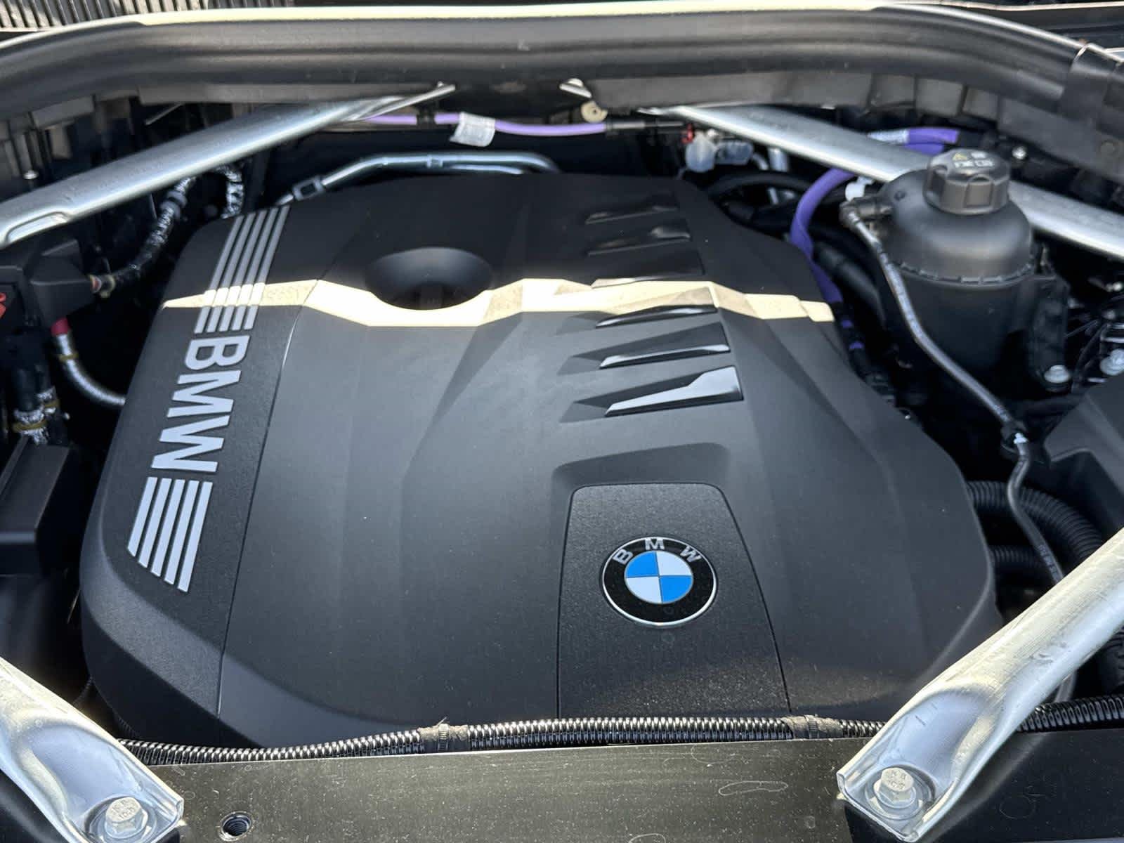 New 2026 Carbon Black Metallic BMW xDrive40i image 13